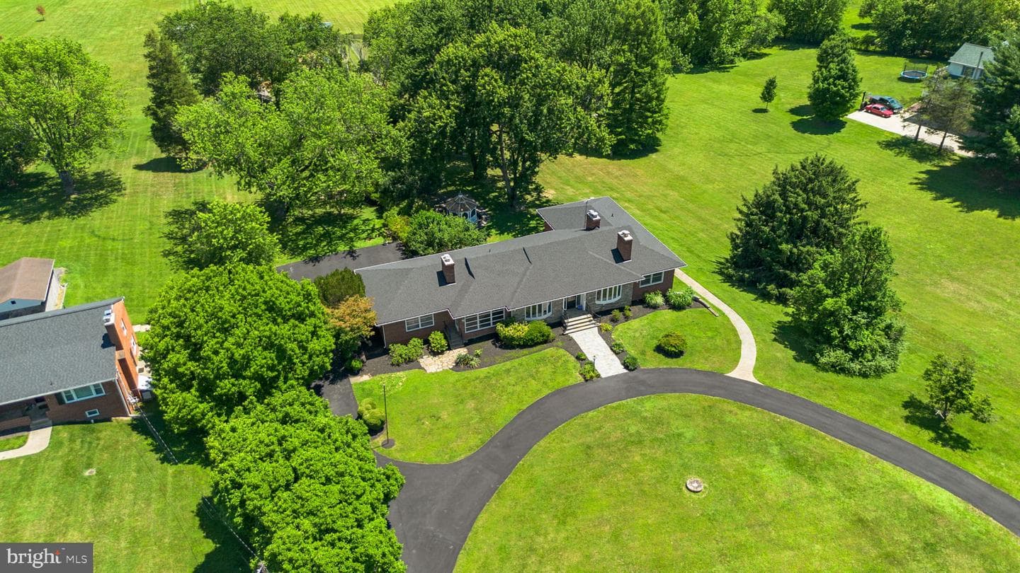 18015 Muncaster Road photo 84
