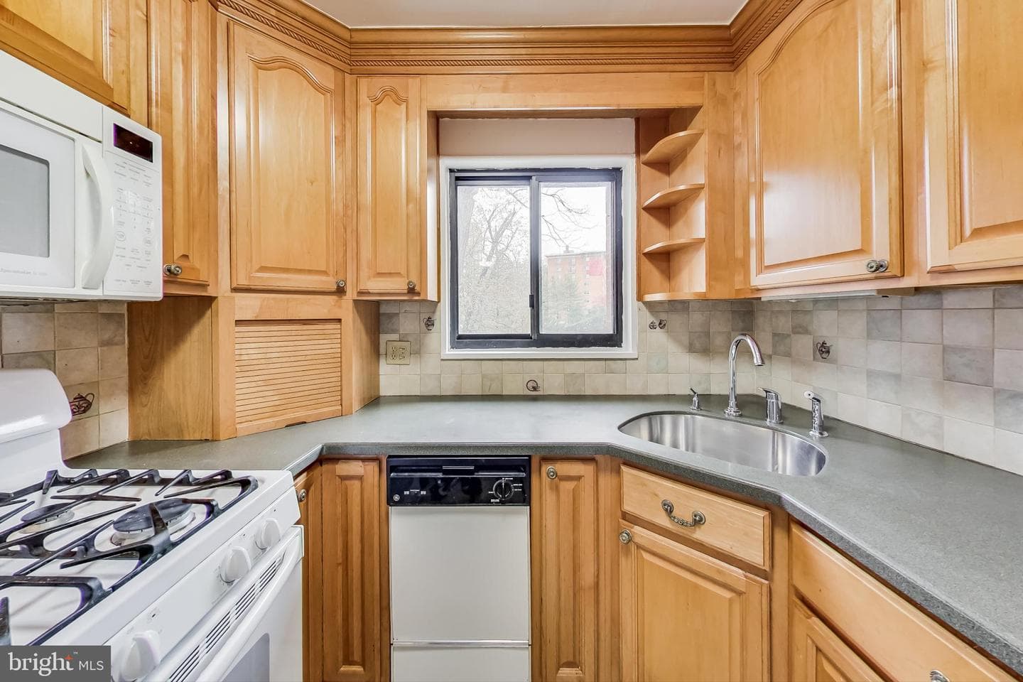 7611 Maple Ave # 202 photo 3