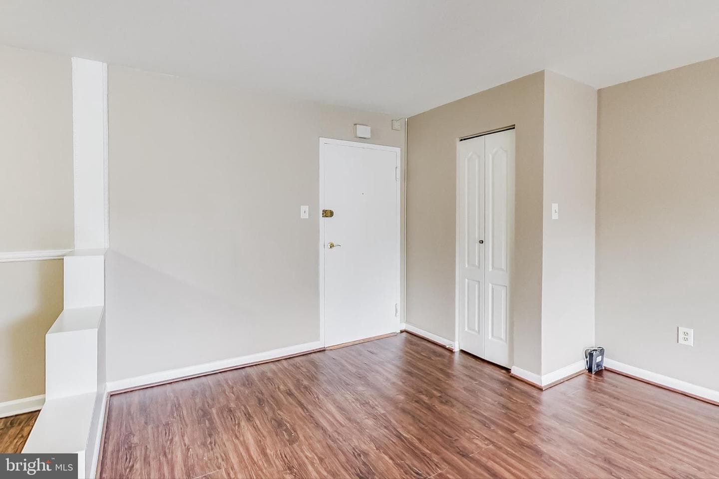 7611 Maple Ave # 202 photo 6