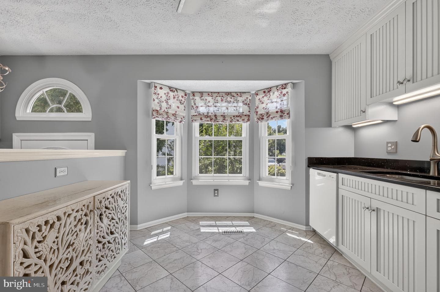 870 Bayridge Drive photo 3