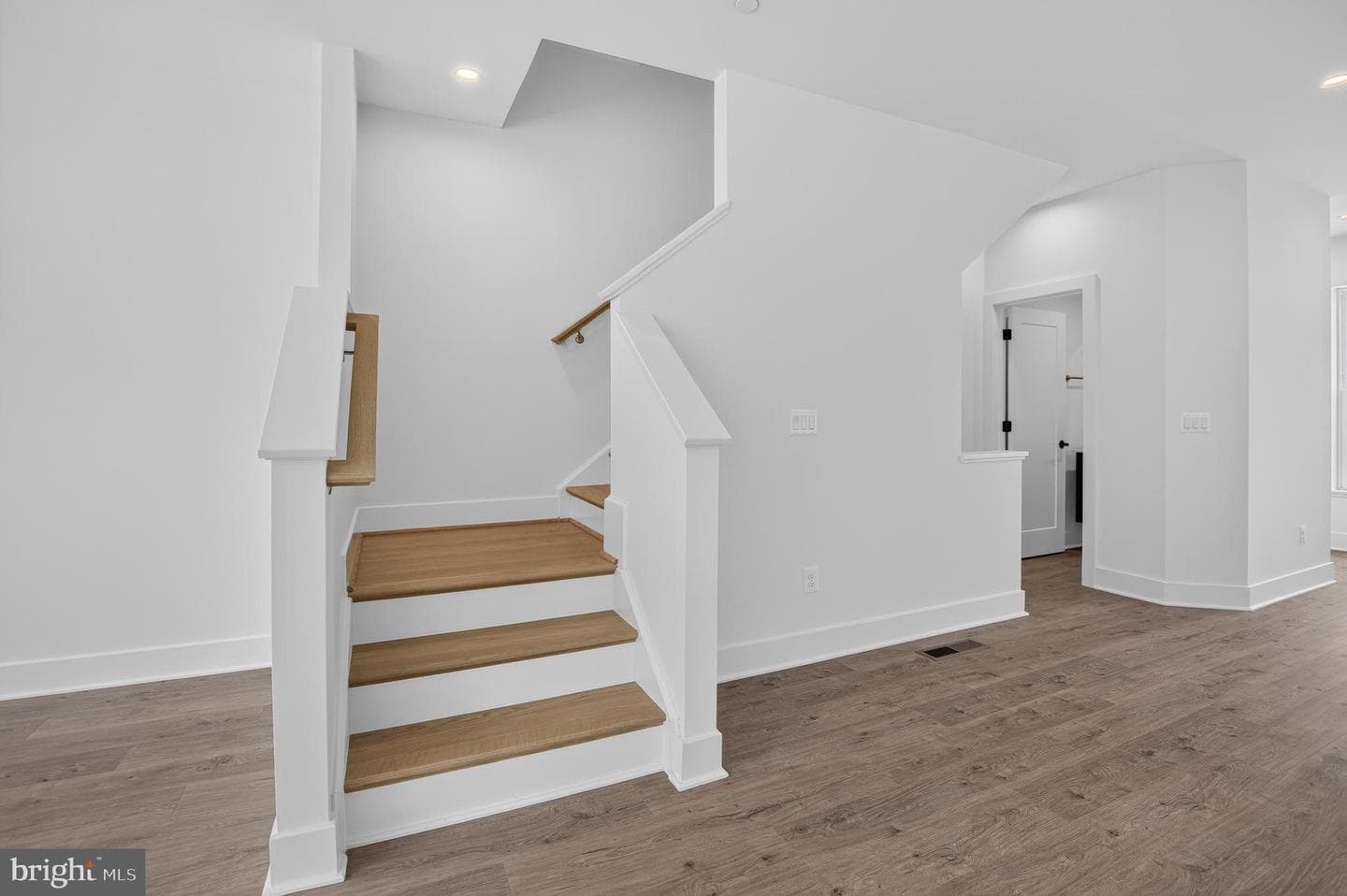 5015 Dulcet Drive photo 24