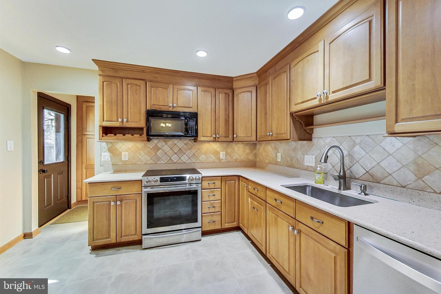 11407 Woodson Avenue photo 8