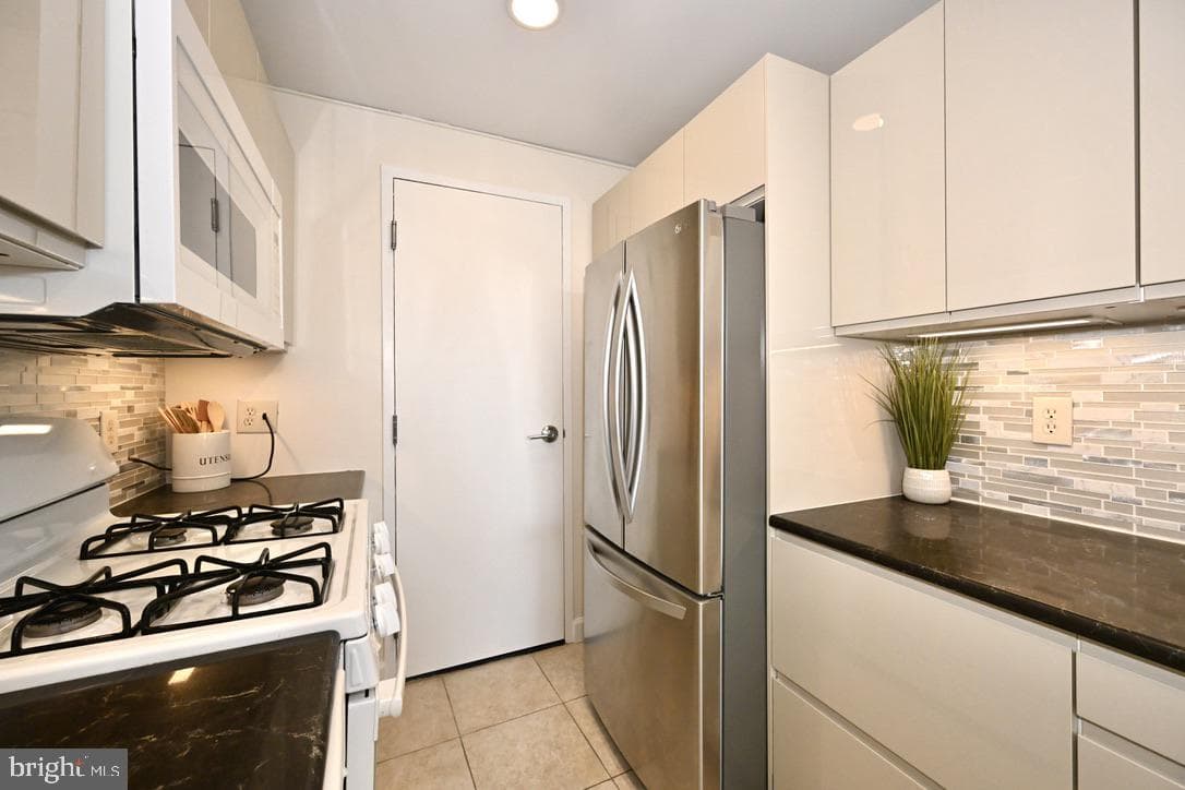 10201 Grosvenor Place #1220 photo 19