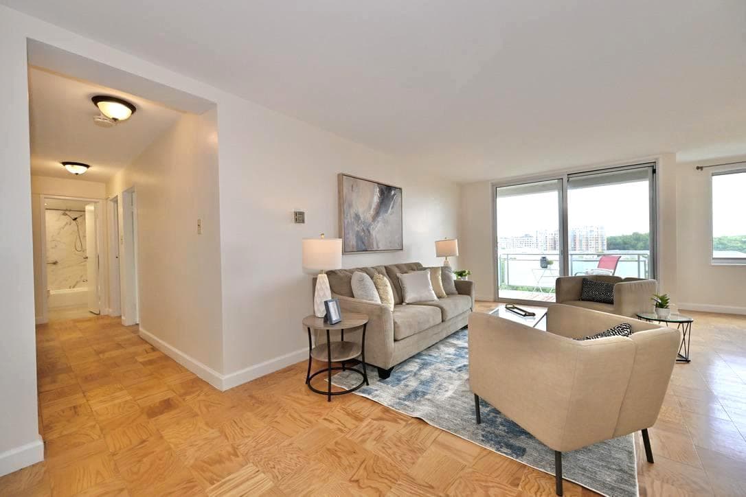 10201 Grosvenor Place #1220 photo 6