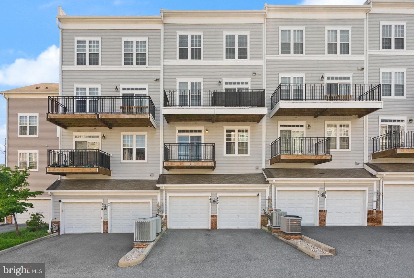 242 N Summit Avenue N #21 photo 17