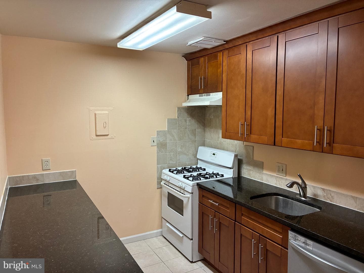 11903 Parklawn Drive #102 photo 8