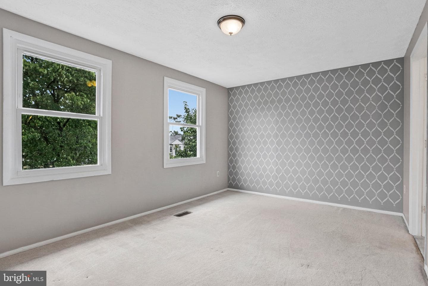 2837 Shepperton Terrace photo 25