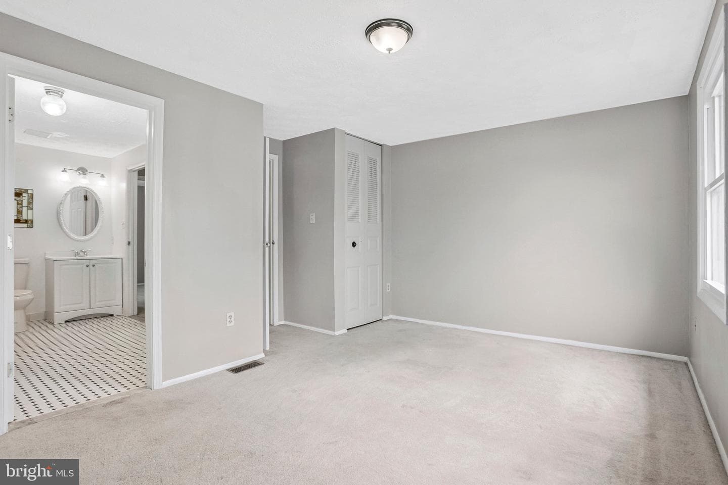 2837 Shepperton Terrace photo 27
