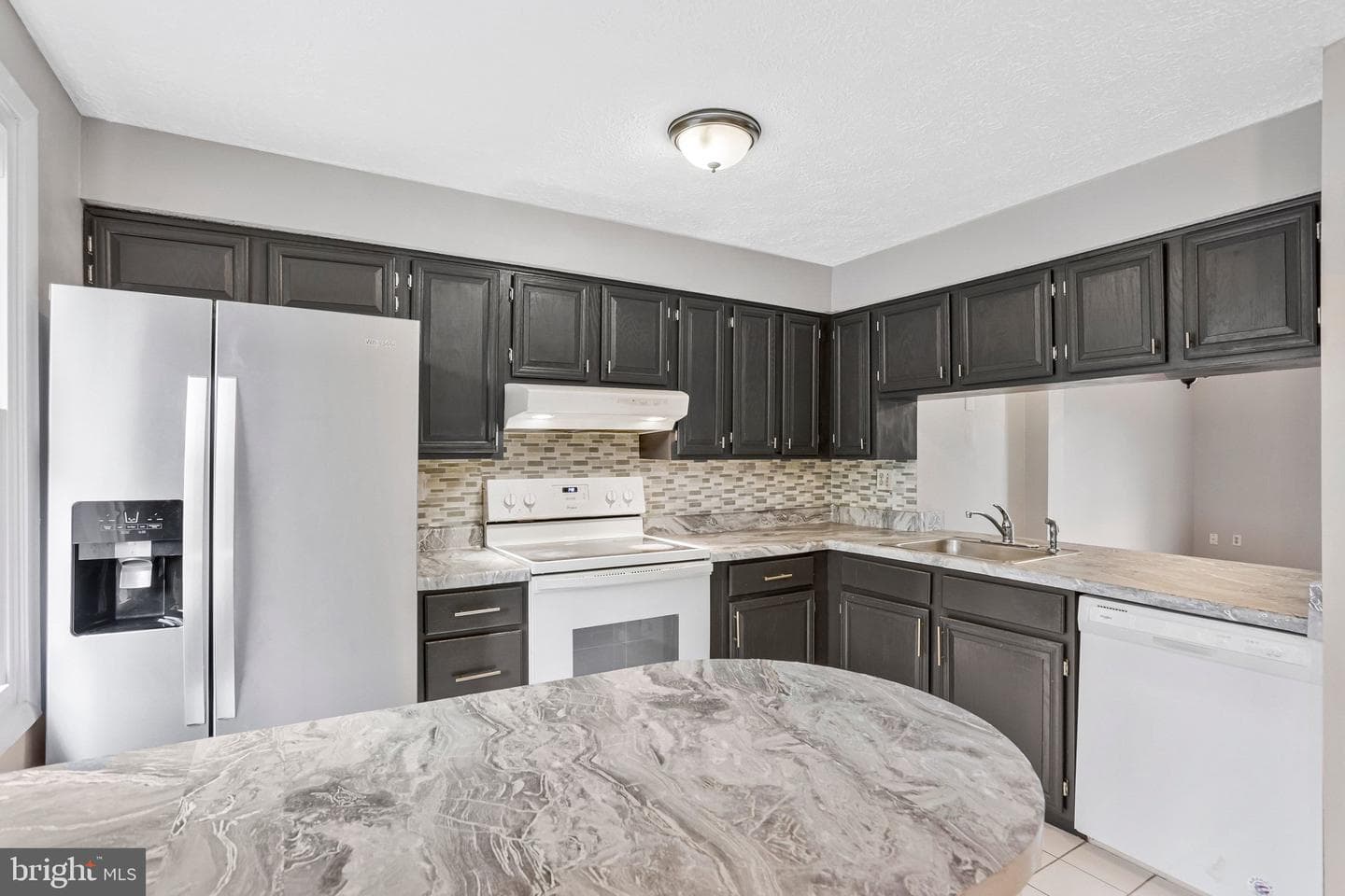 2837 Shepperton Terrace photo 7
