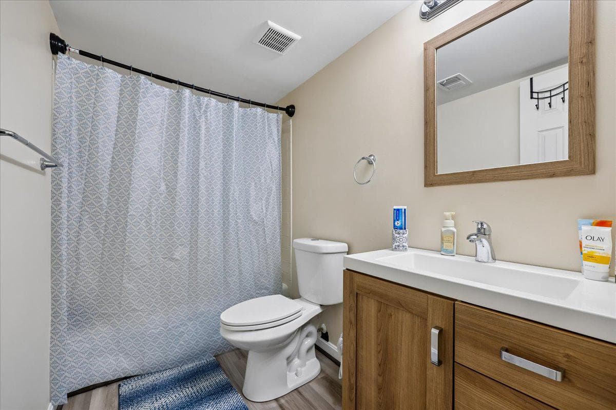 7804 Yankee Harbor Drive photo 6