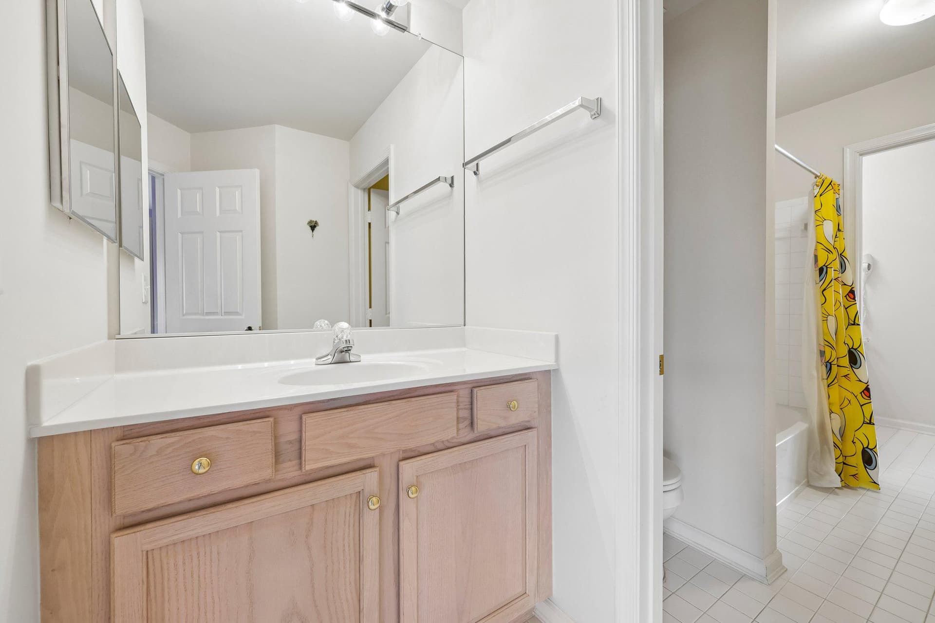 331 Alfandre Street photo 26