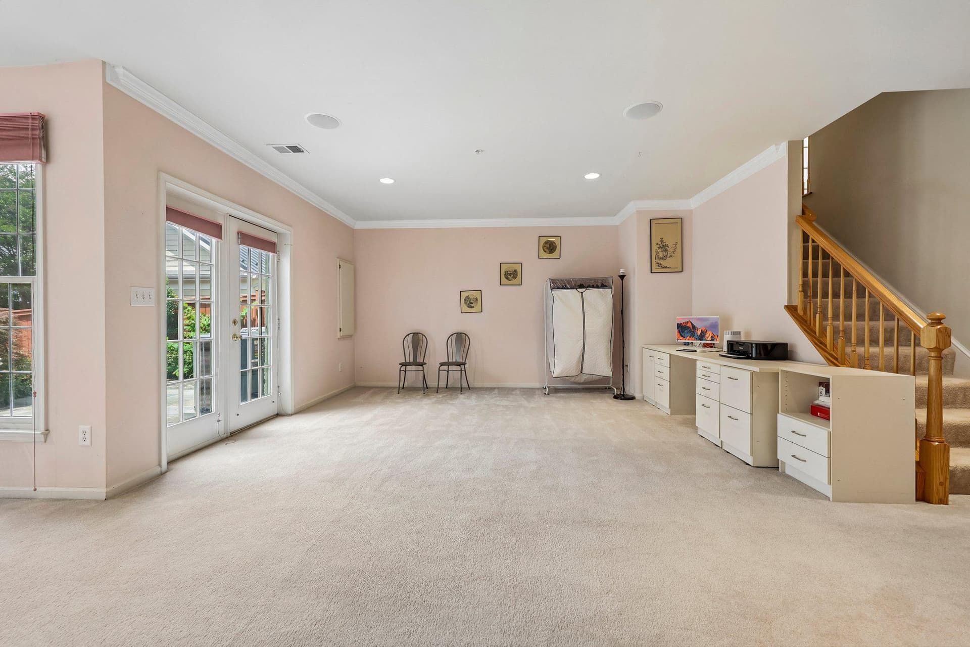 331 Alfandre Street photo 27