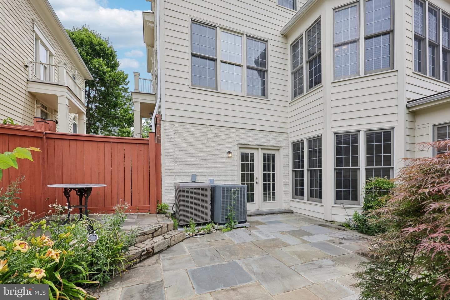 331 Alfandre Street photo 33