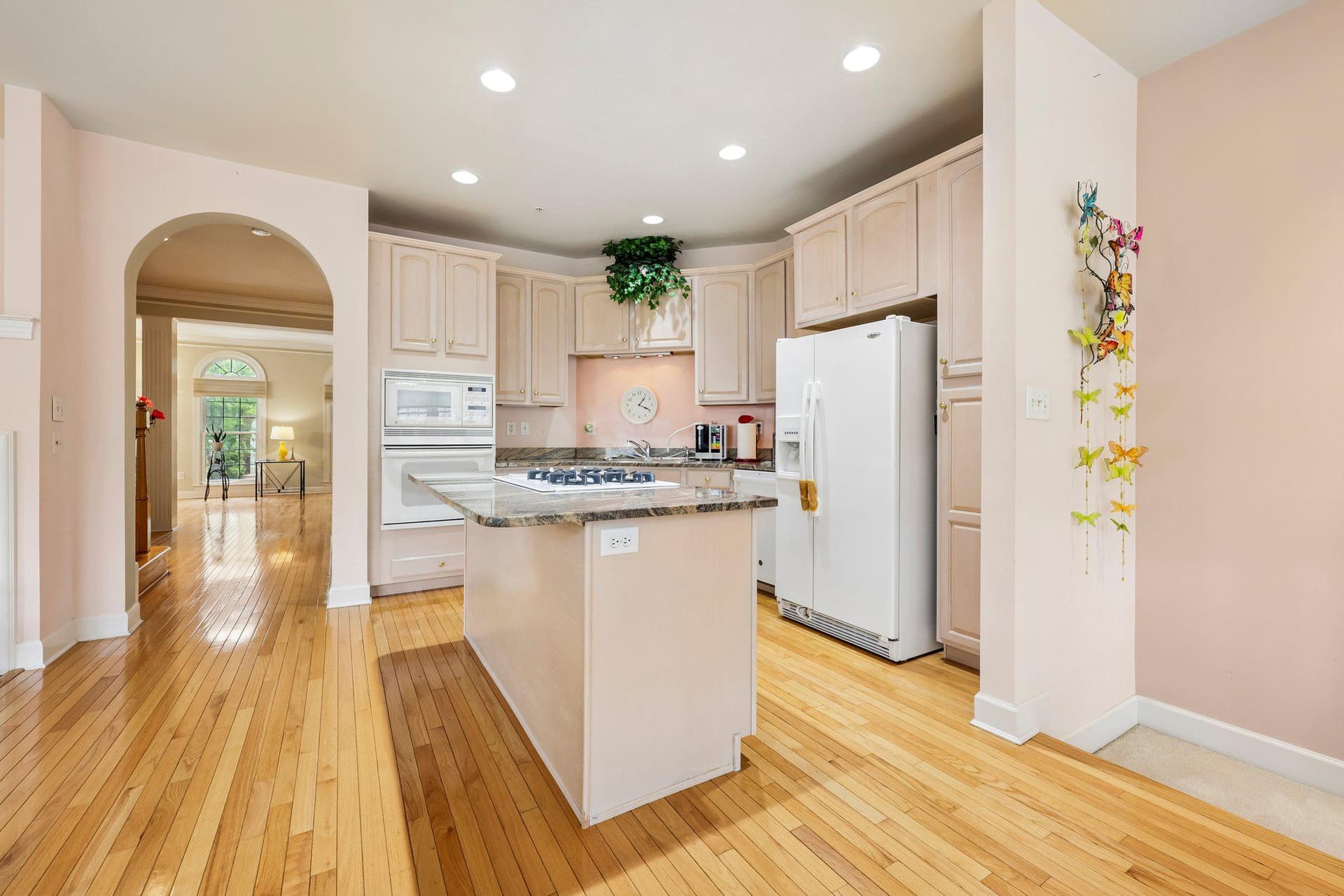 331 Alfandre Street photo 8