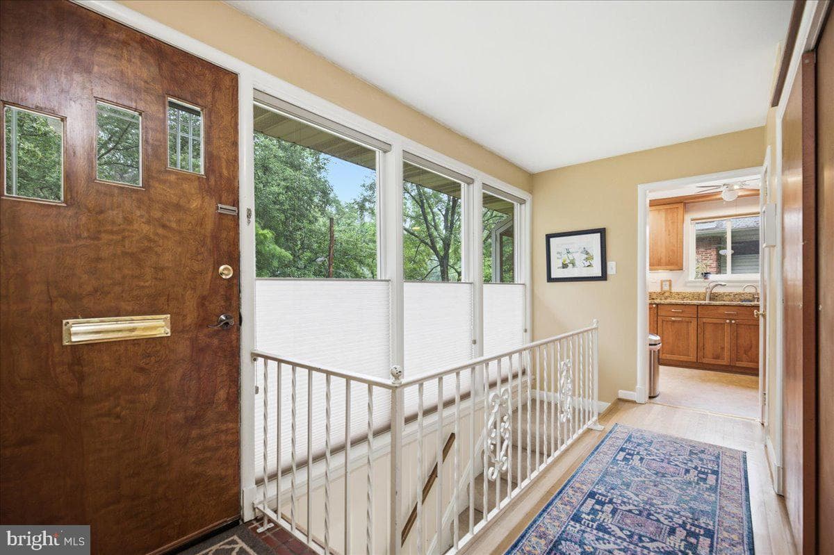 10802 Lockridge Drive photo 9
