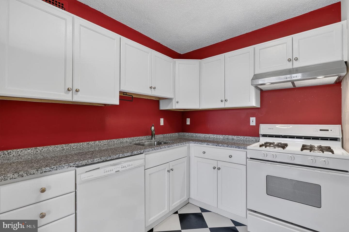 5225 Pooks Hill Rd # 1319S photo 16