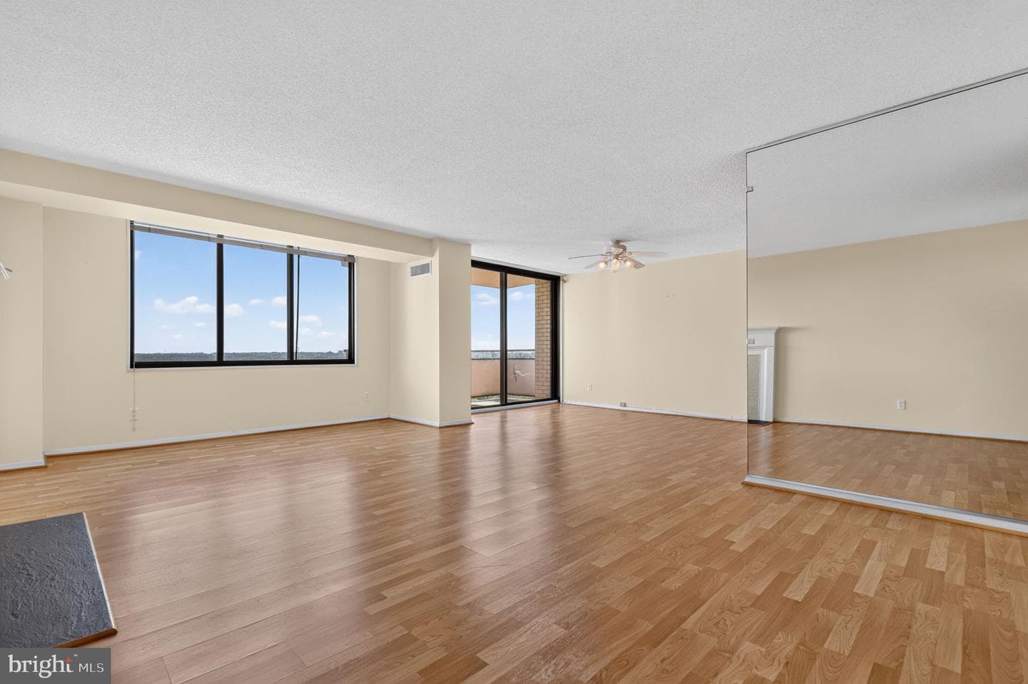 5225 Pooks Hill Rd # 1319S photo 4