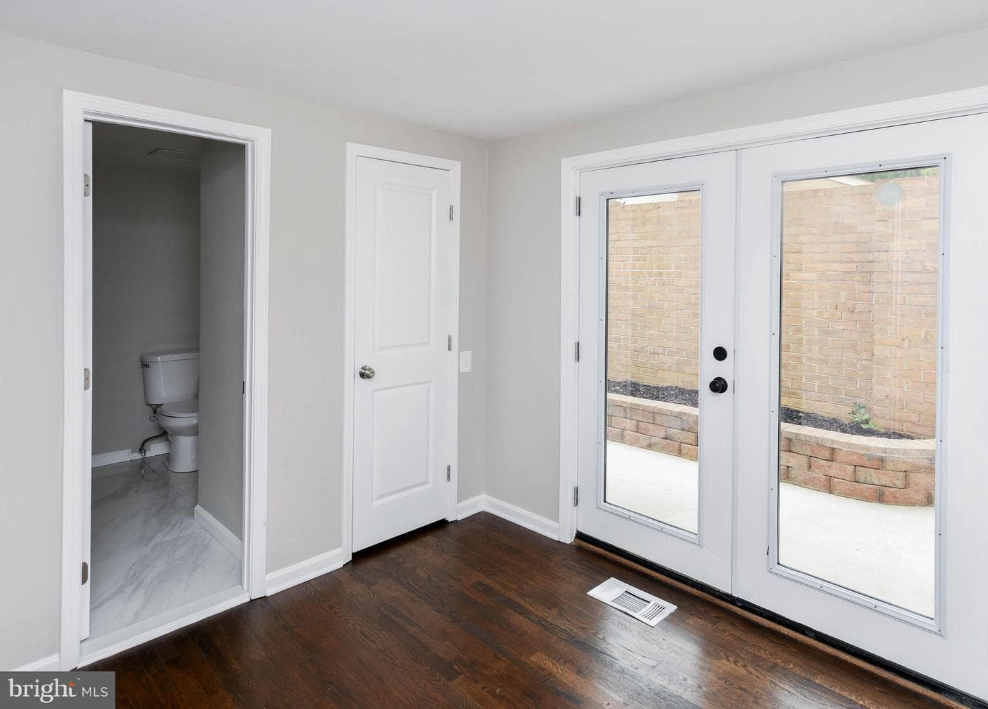 19104 Roman Way photo 14