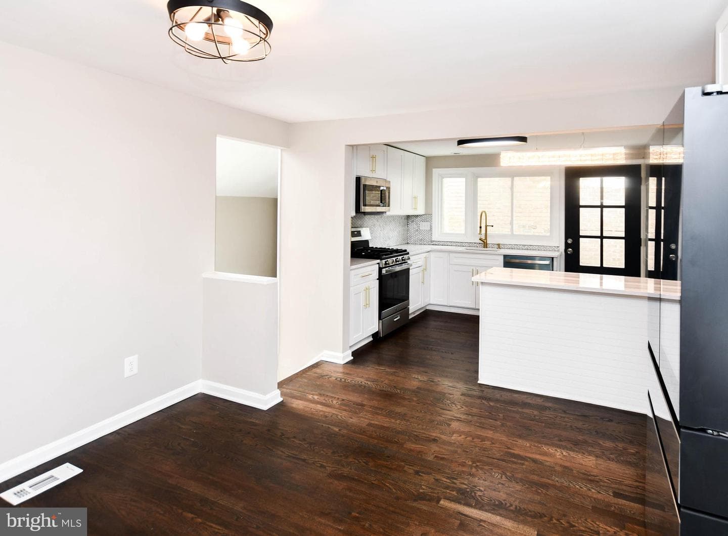 19104 Roman Way photo 23