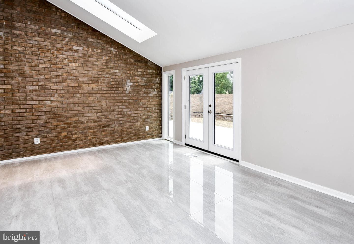 19104 Roman Way photo 27