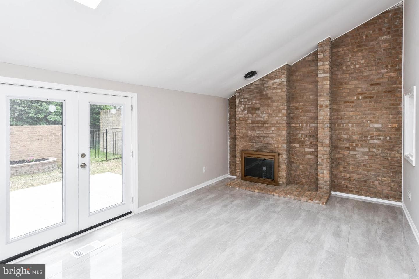 19104 Roman Way photo 28