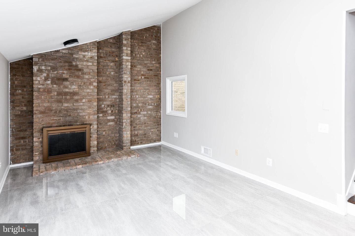19104 Roman Way photo 29