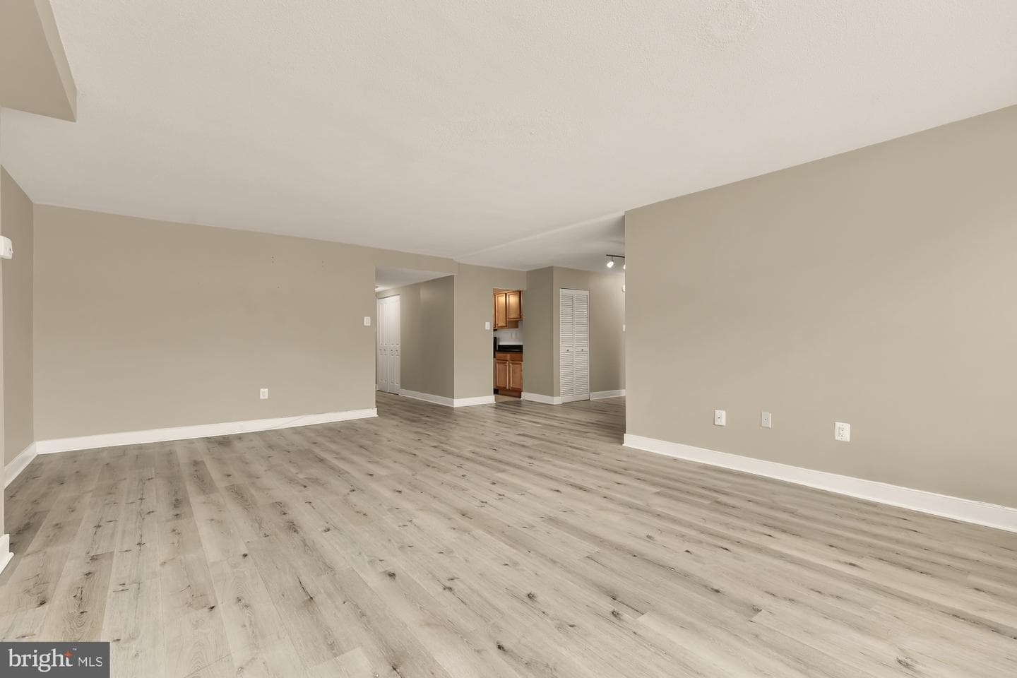1220 Blair Mill Rd # 101 photo 8