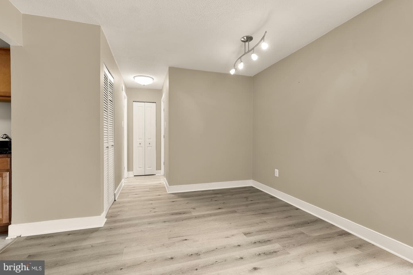 1220 Blair Mill Rd # 101 photo 9
