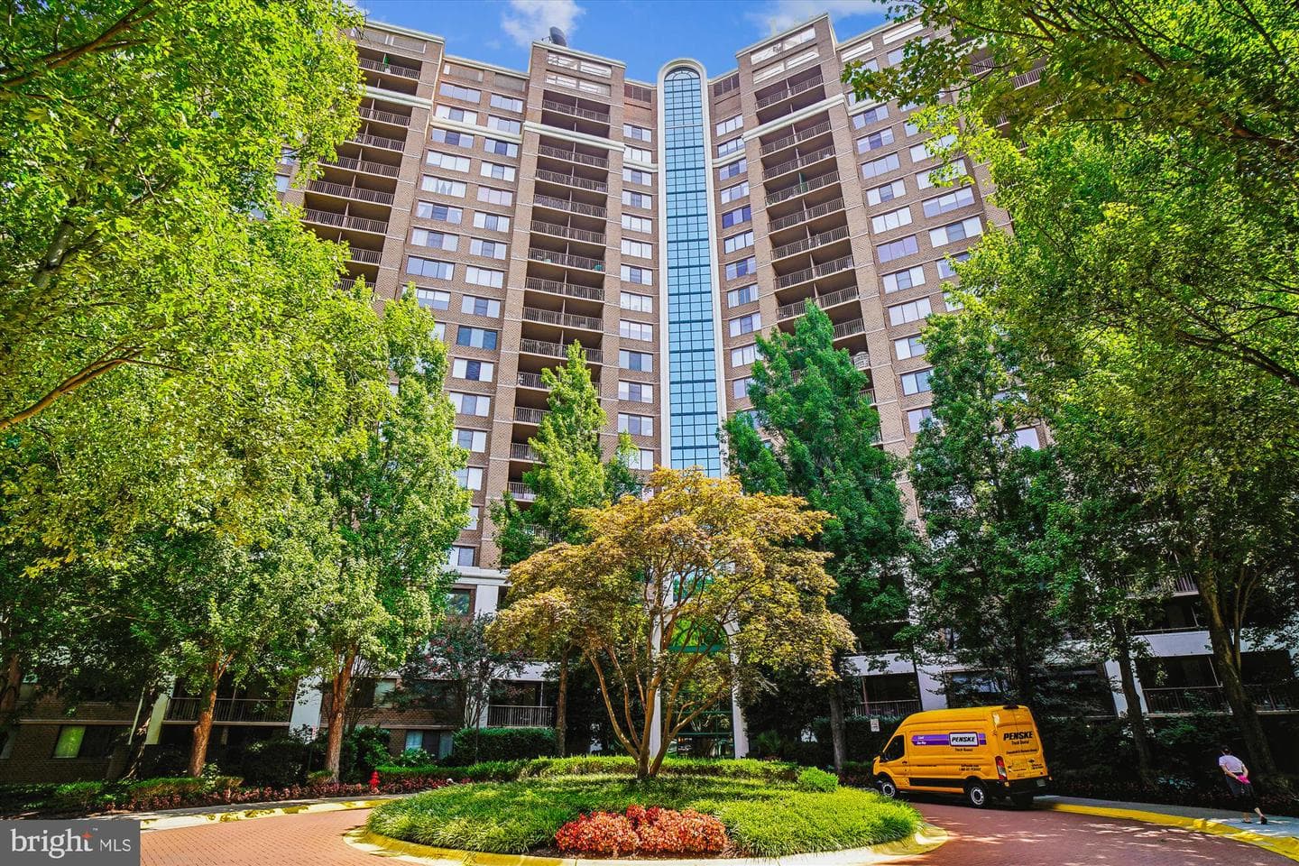 10101 Grosvenor Place #407, Rockville