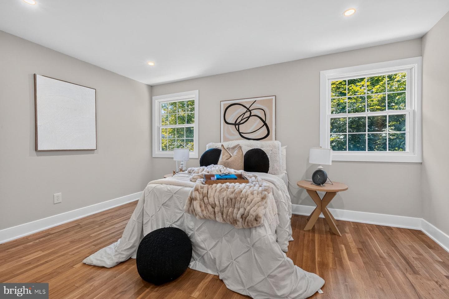 2610 Silverdale Drive photo 24