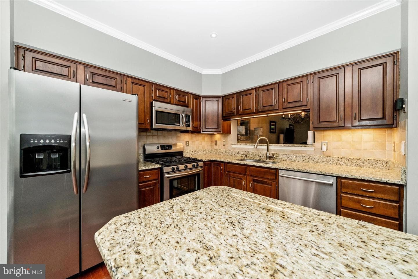 18637 Clovercrest Circle photo 4