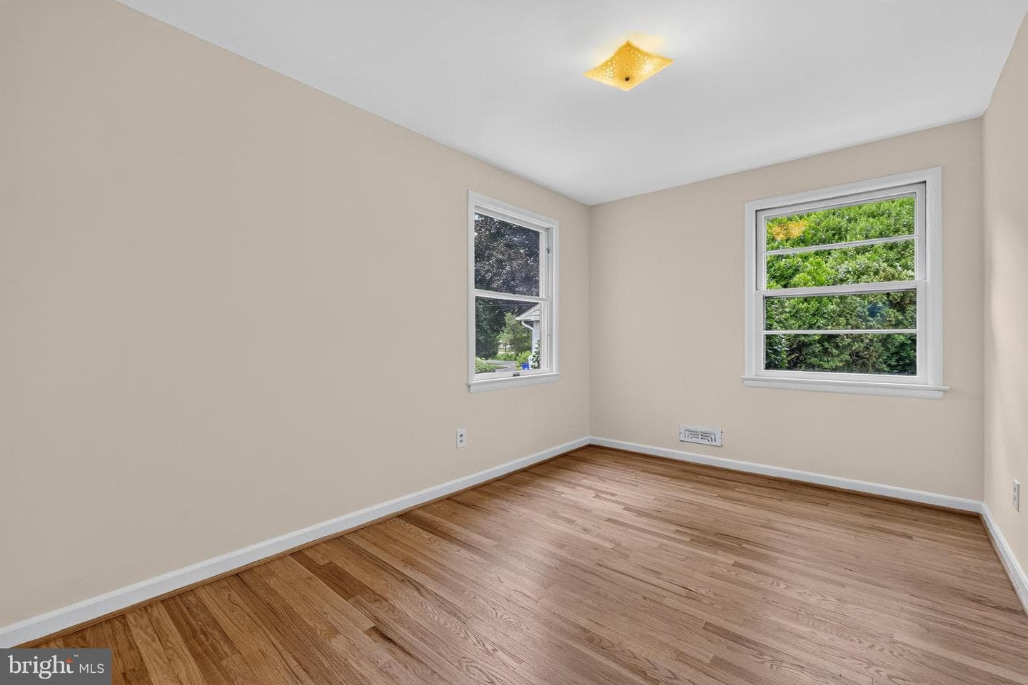 3505 Kensington Court photo 17