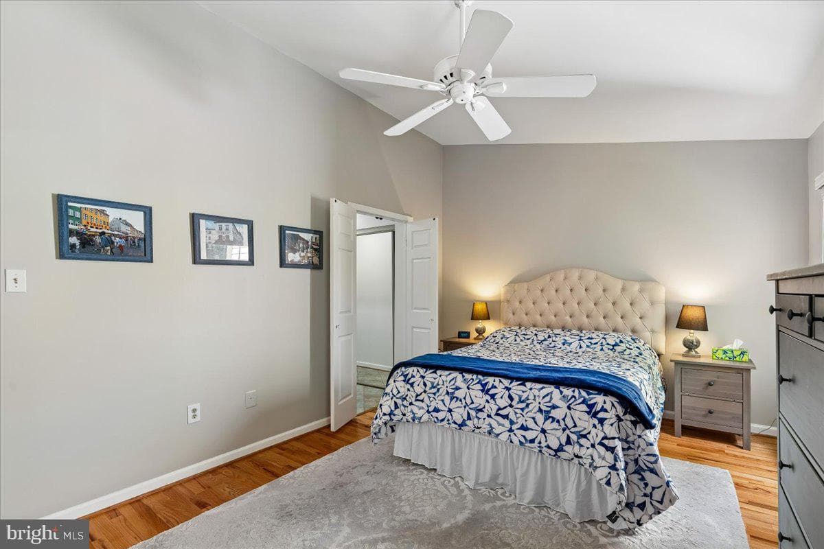 25 Tivoli Lake Court photo 12