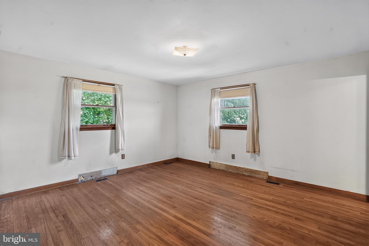 22300 Peach Tree Road photo 24