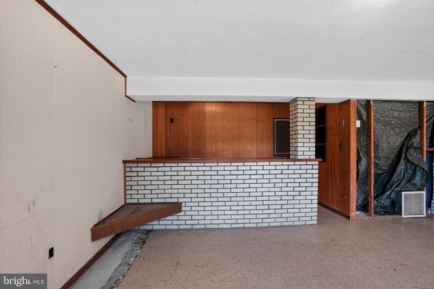 22300 Peach Tree Road photo 35