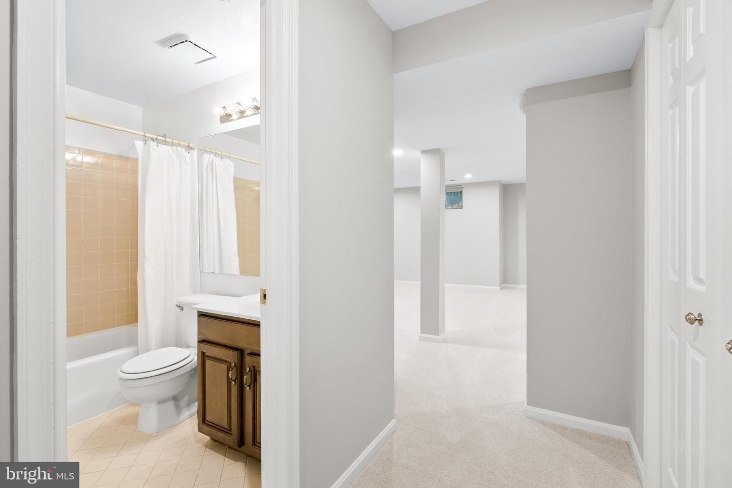 8329 Marketree Circle photo 34
