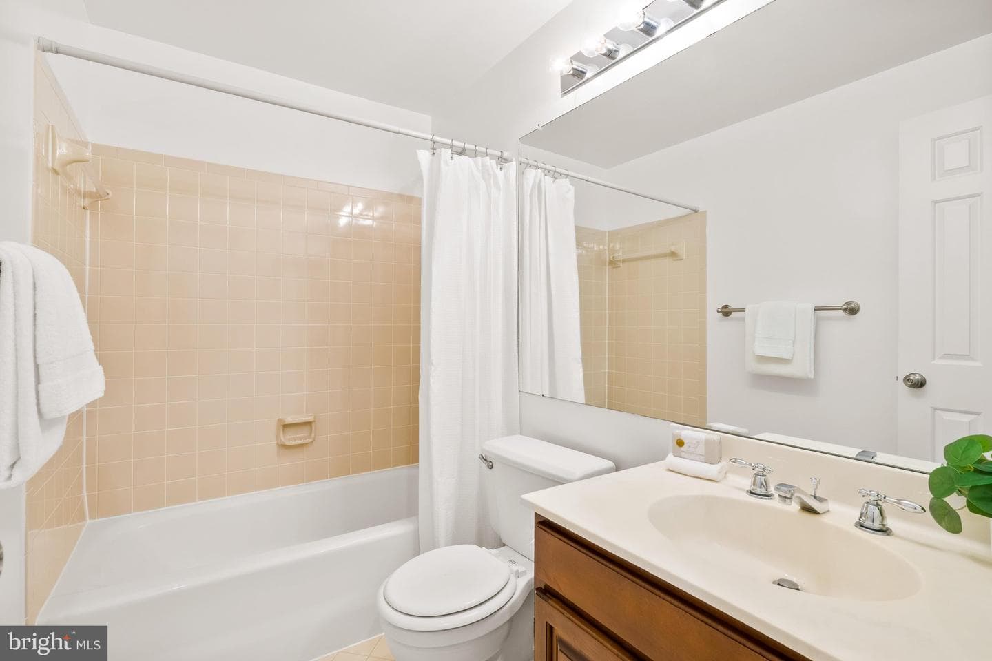 8329 Marketree Circle photo 35