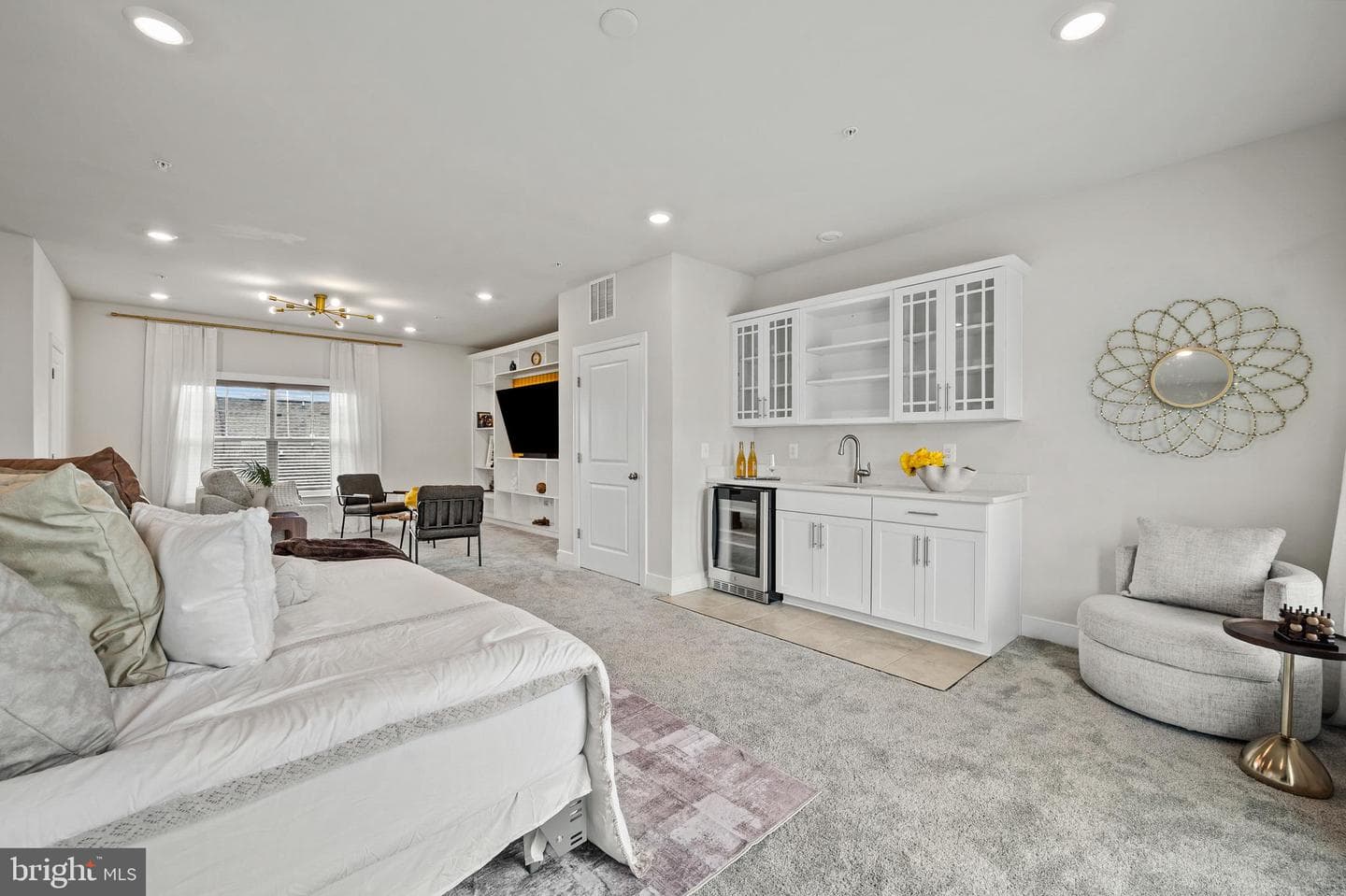 122 Dickenson Drive photo 39