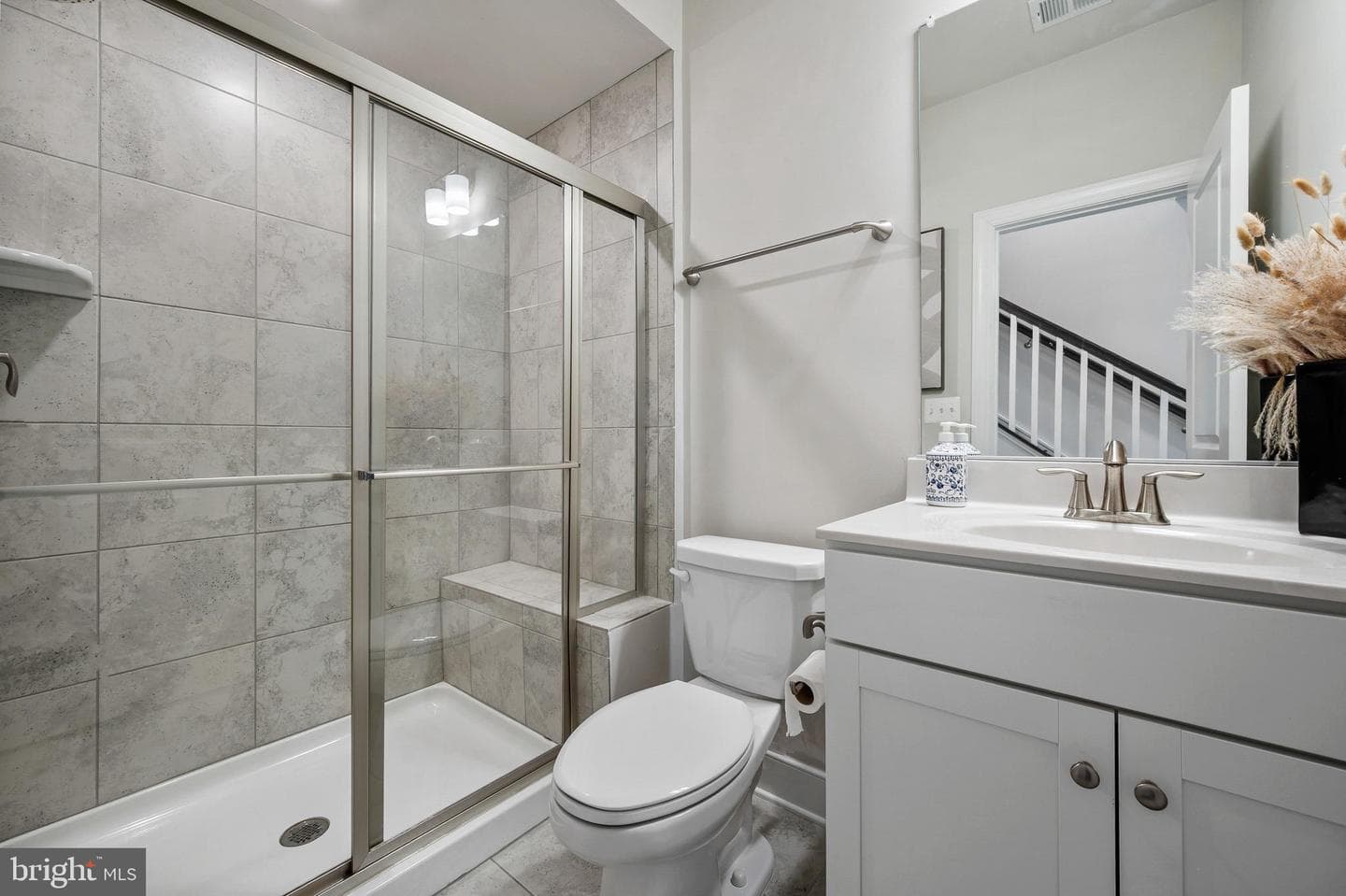 122 Dickenson Drive photo 7