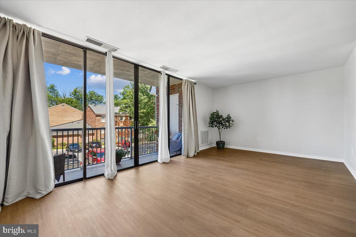 740 Quince Orchard Boulevard #102 photo 5