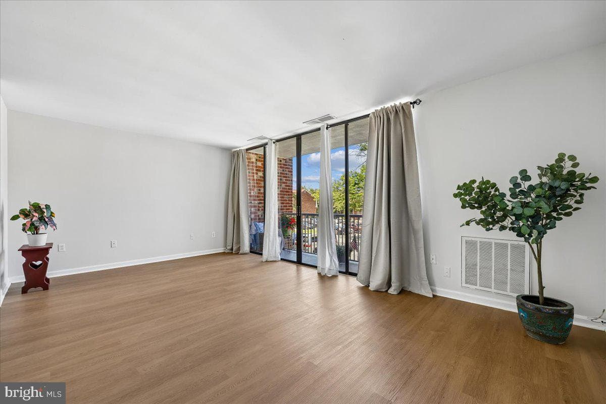 740 Quince Orchard Boulevard #102 photo 6