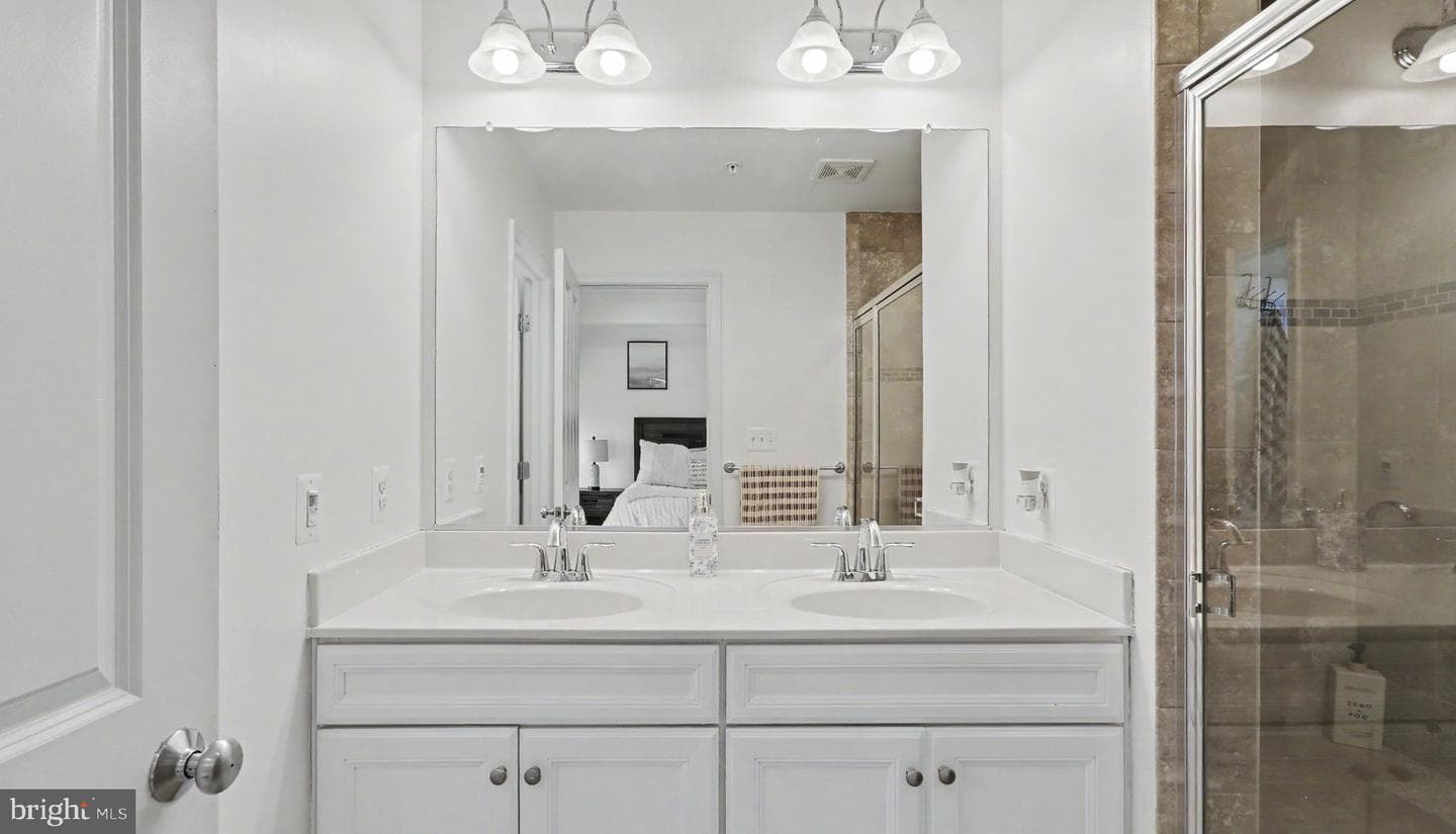 13813 Byrne Park Drive photo 32