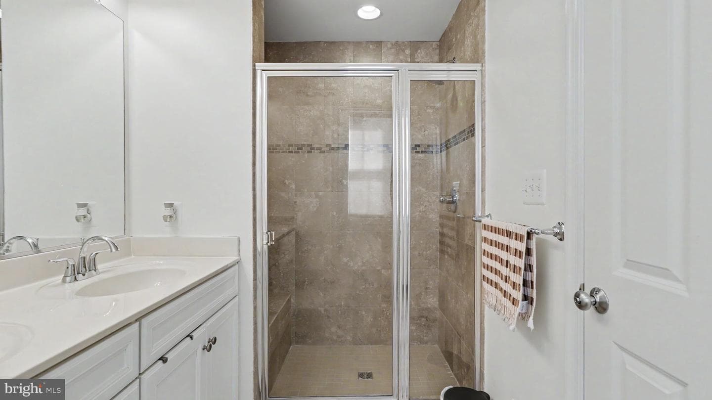 13813 Byrne Park Drive photo 33