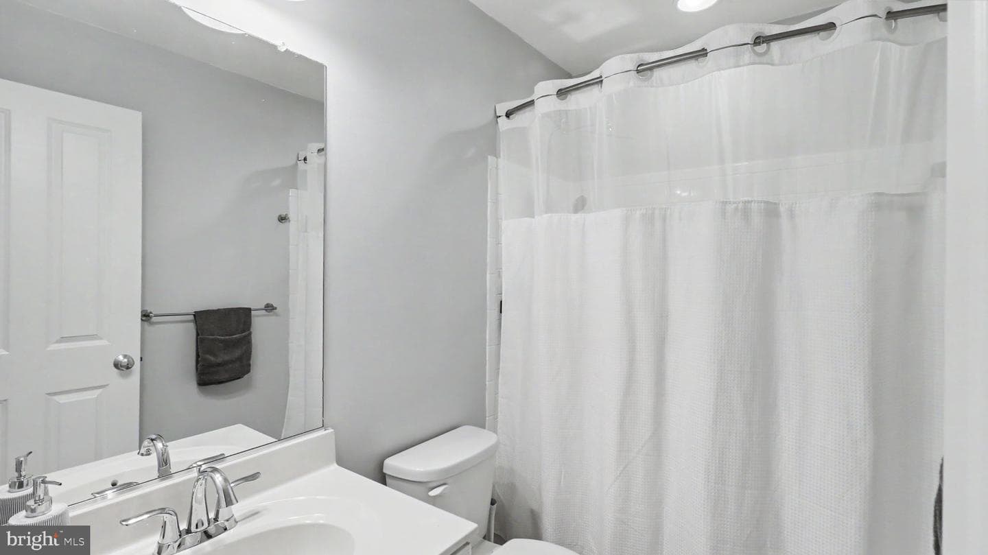 13813 Byrne Park Drive photo 46
