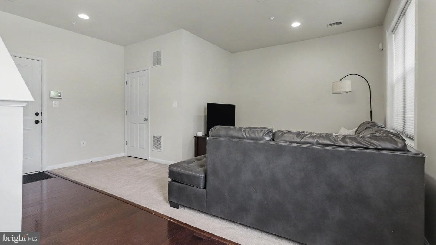 13813 Byrne Park Drive photo 7