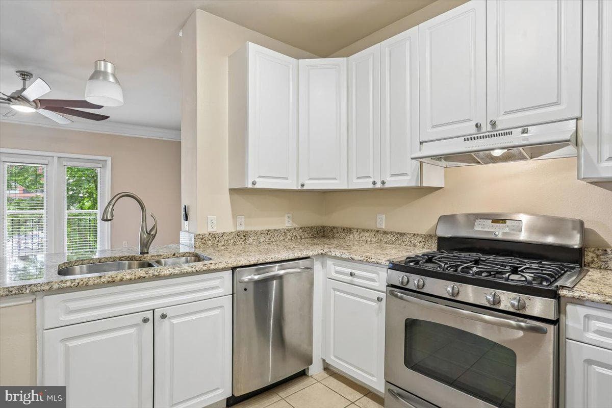 501 Hungerford Drive #105 photo 5