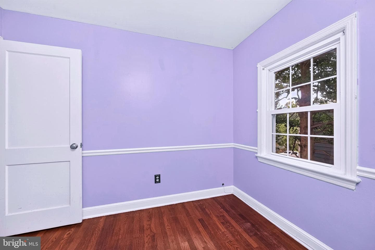 9908 Dickens Avenue photo 35