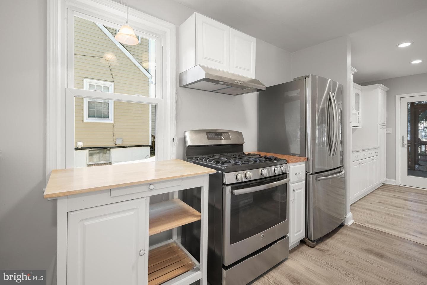 10817 Madison Street photo 10