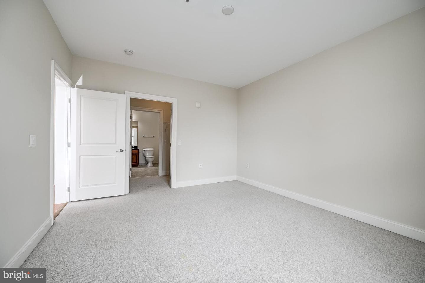 38 Maryland Avenue #602 photo 16