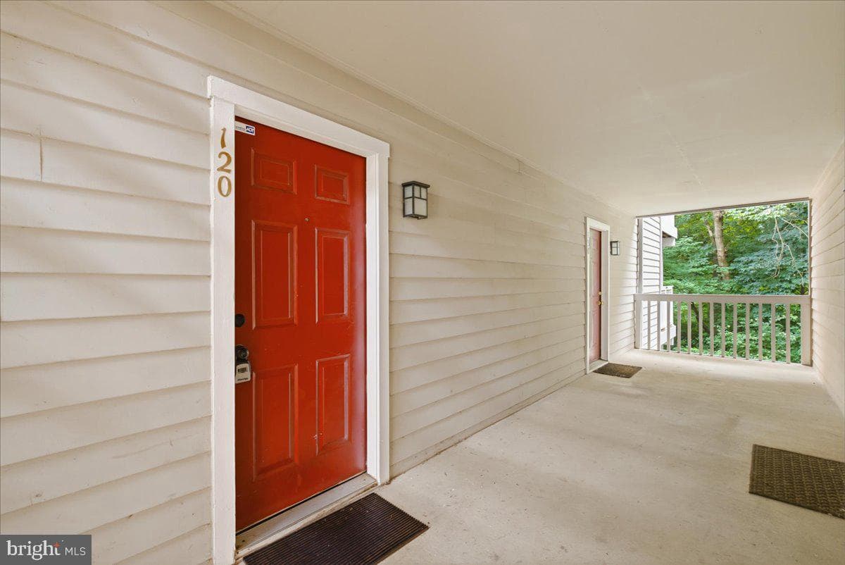 5812 Inman Park Circle #120, Rockville